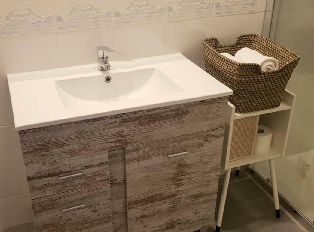 Ch Apartamento Plaza Del Angel - Semisotano Madrid Buitenkant foto