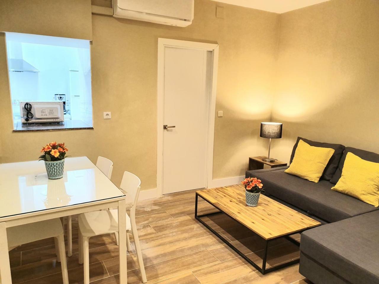 Ch Apartamento Plaza Del Angel - Semisotano Madrid Buitenkant foto